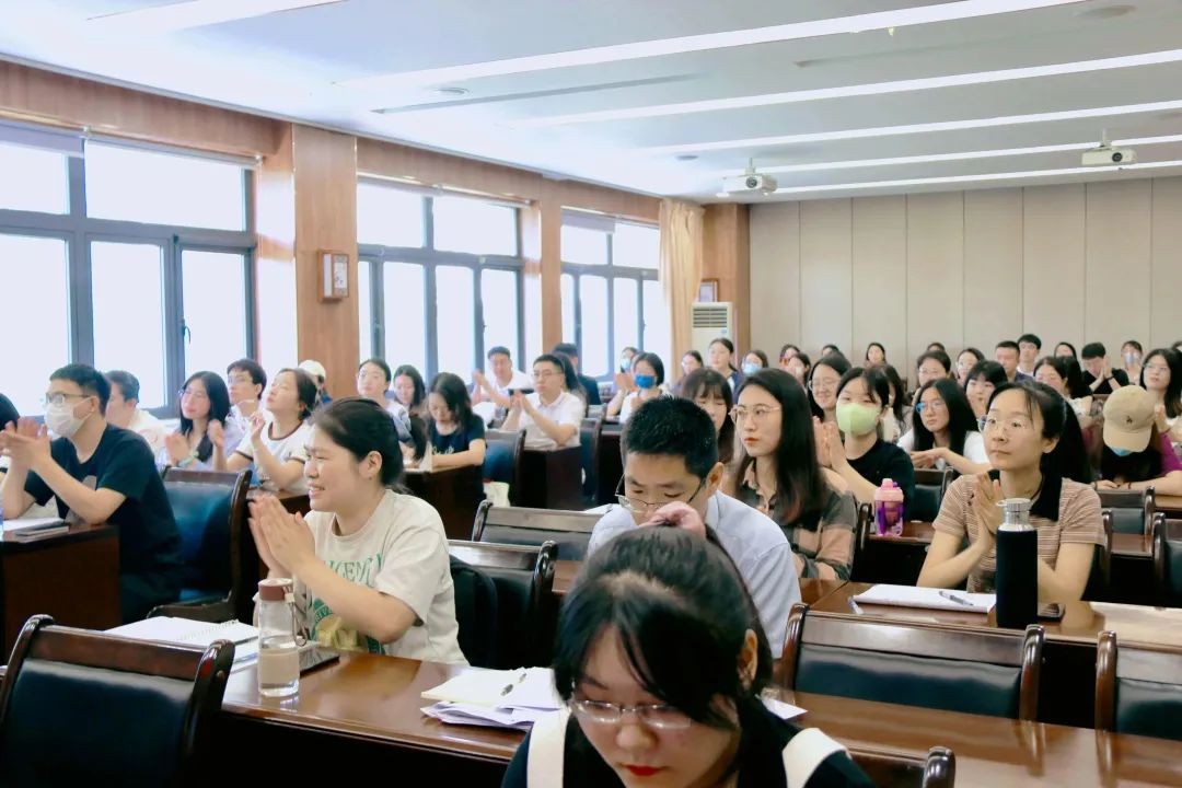 中国社会科学院大学王维国教授应邀为十大正规买球的app排行榜做学术讲座3.jpg